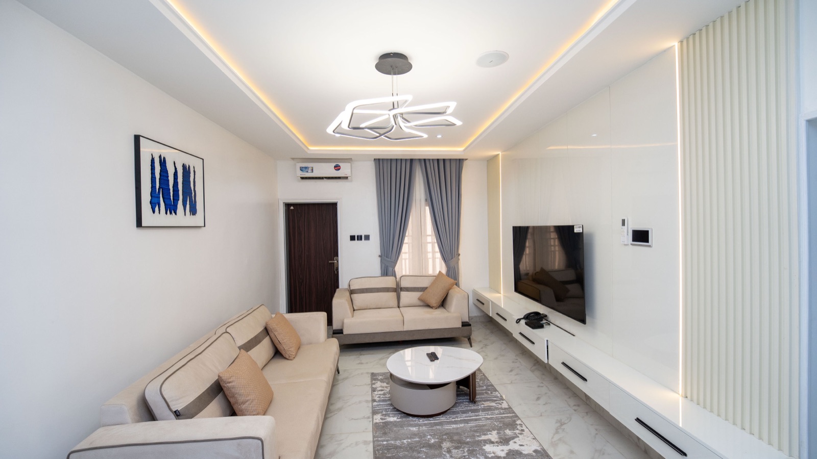 Cholis Residency bedroom 10