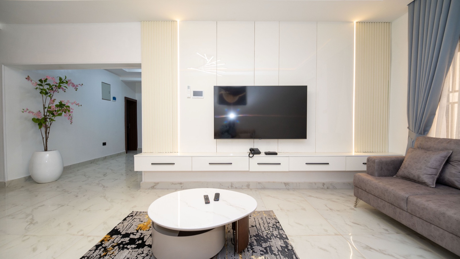 Cholis Residency bedroom 12